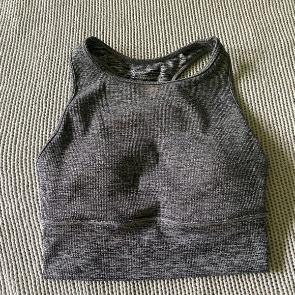 Carrie underwood sports bra - Picture 2 of 2